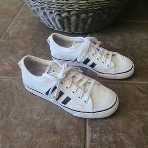 Adidas Nizza White & Blue Sneakers Womens Size 8, Mens Size 6 Unisex